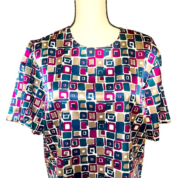 Southern Lady Abstract Top - Picture 4 of 4